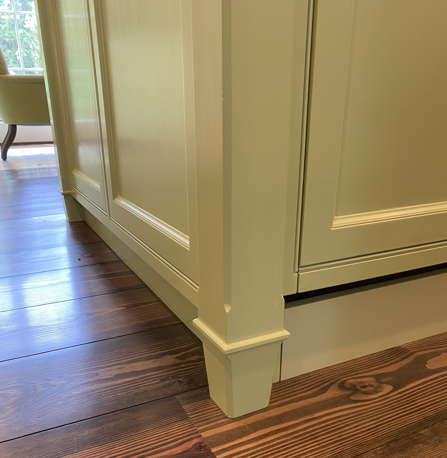 Concord Kitchen — 3 Green Island Leg Detail