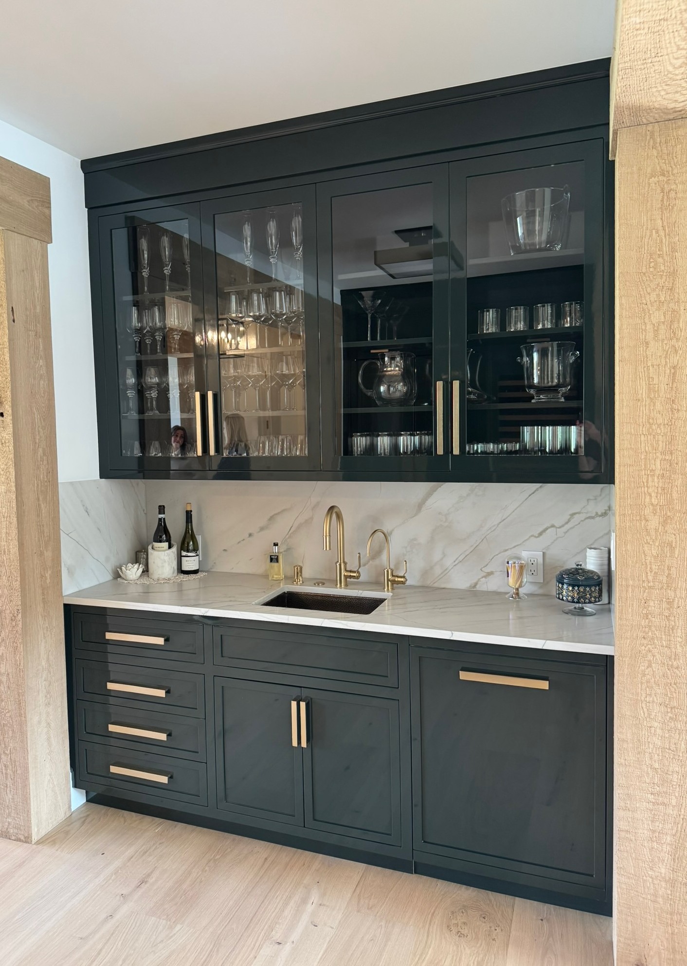 High Gloss Wet Bar
